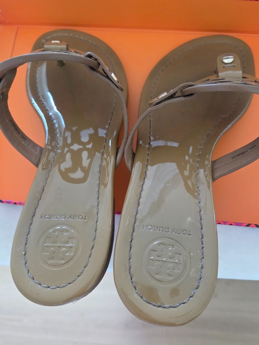 Tory Burch Miller Sandal Patent Leather Sand 6 - Picture 9 of 10